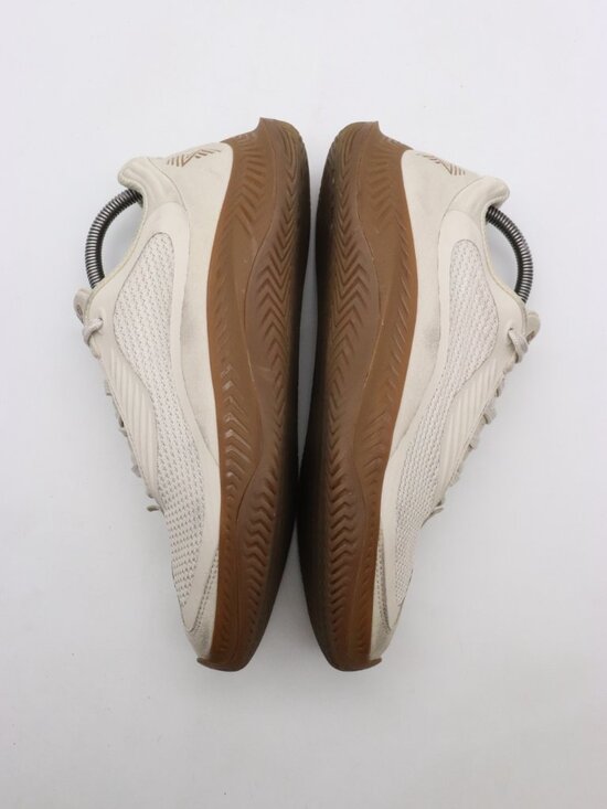 Athletic_Shoes